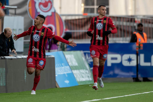 Östersunds Hosam Aiesh jublar