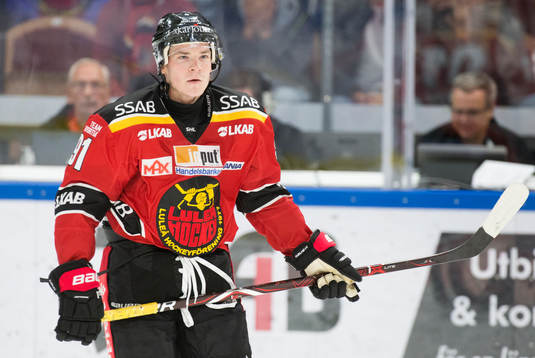 Luleås Austin Farley mot Brynäs i ishockeymatchen i SHL