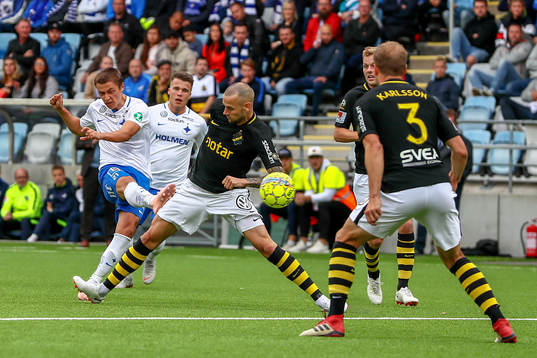 Norrköpings Simon Thern gör 1-0