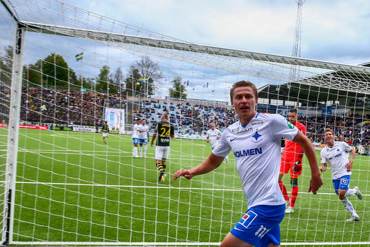 Norrköpings Simon Thern jublar