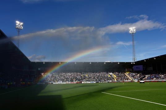 Östgötaporten strax innan avspark i   fotbollsmatchen i