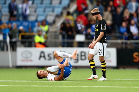 Norrköpings Simon Thern har ont