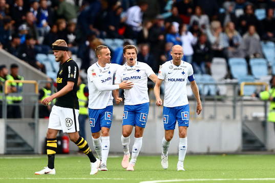 Norrköpings Simon Thern och Gudmundur Thorarinsson jublar