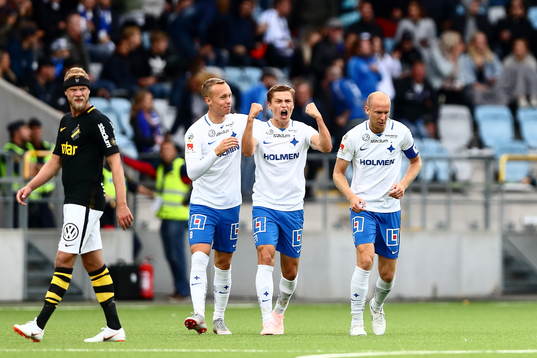 Norrköpings Simon Thern och Gudmundur Thorarinsson jublar