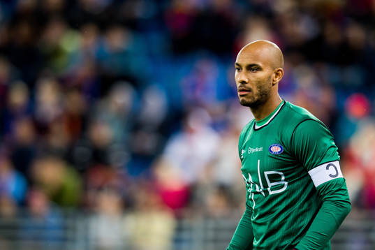 Goalkeeper Adam Larsen Kwarasey of Vålerenga