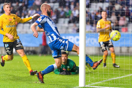 IFK Göteborgs Robin Söder gör 1-2