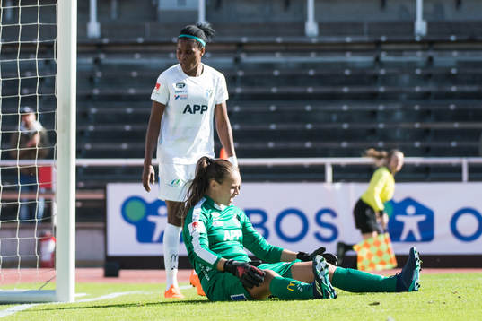 Växjös målvakt Katlynn Fraine släpper in 2-0