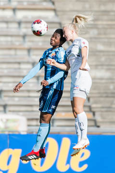 Djurgårdens Portia Boakye i nickduell med Växjös Jennie