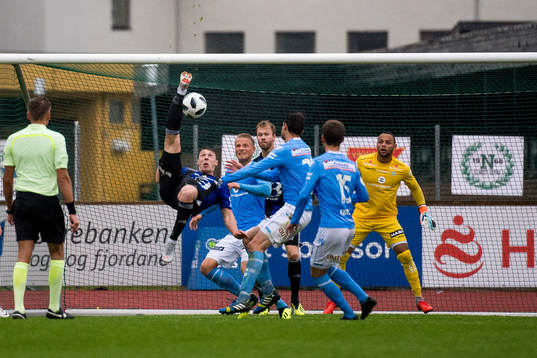 Patrik Johannesen of Florø with a bicycle kick
