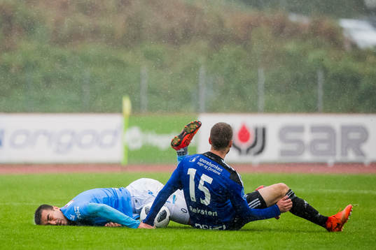 Sanel Kapidzic of Sandnes Ulf and André Reksten of Florø