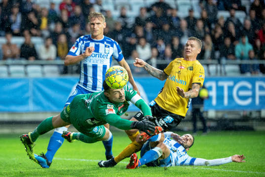 IFK Göteborgs Carl Starfelt och Victor Wernersson och