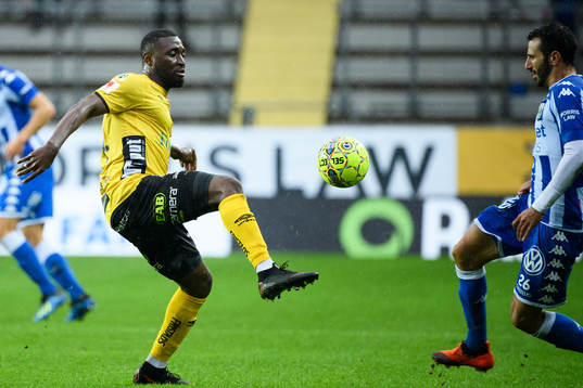 Elfsborgs Chinedu Obasi och IFK Göteborgs André Calisir