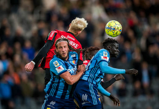 Djurgårdens Jonas Olsson (v) och Aliou Badji