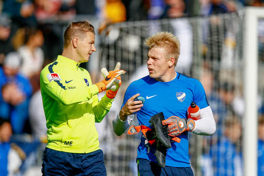 Norrköpings målvakt Isak Pettersson och målvaktstränare