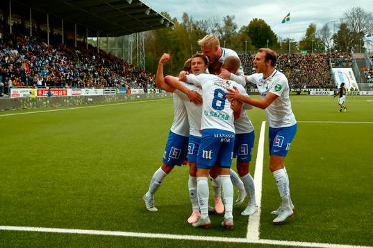 Norrköpings Simon Thern och Norrköping jublar