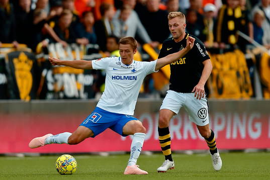 s Sebastian Larsson