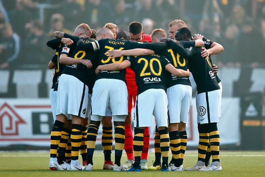 AIK under fotbollsmatchen i Allsvenskan mellan Norrköping