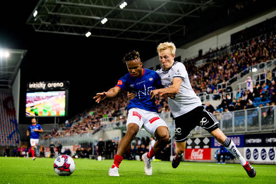 Chidera Ejuke of Vålerenga and Birger Meling of Rosenborg