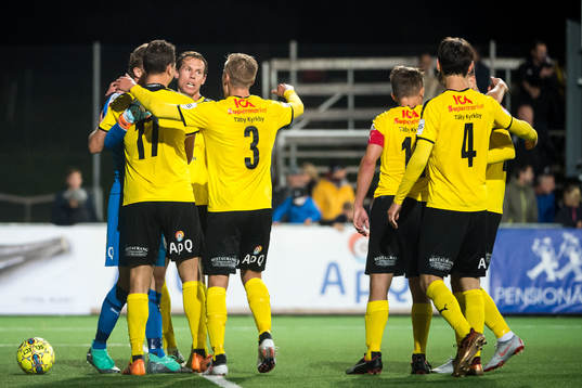Frejs spelare jublar