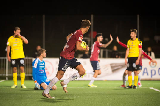 Örgrytes Diego Montiel reducerar till 2-1, Gabriel