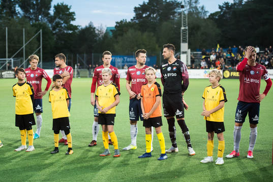 Örgrytes startuppställning innan fotbollsmatchen i