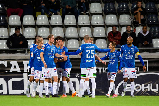 Trelleborgs Erik Andersson jublar med lagkamrater