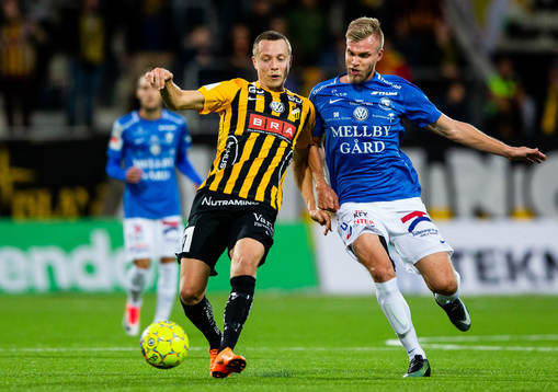Häckens Viktor Lundberg och Trelleborgs Robin Nilsson