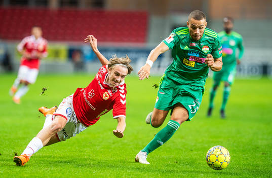 Kalmars Isak Magnusson och Dalkurds Malkolm Moenza