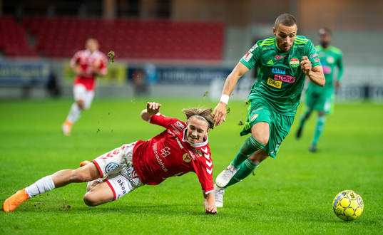 Kalmars Isak Magnusson och Dalkurds Malkolm Moenza