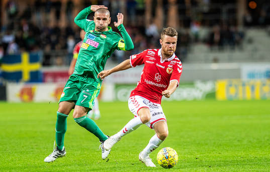 Kalmars Måns Söderqvist och Dalkurds Rawez Lawan