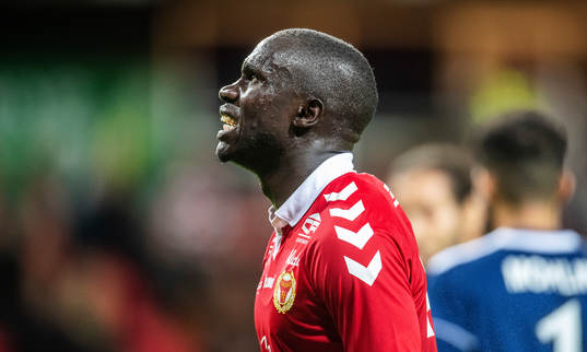 Kalmars Papa Alioune Diouf grimaserar