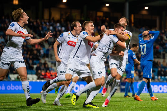 Axel Andresson of Viking celebrates with teammates