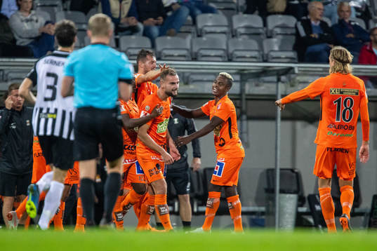 Varbergs spelare jublar