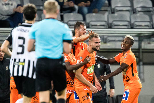 Varbergs spelare jublar