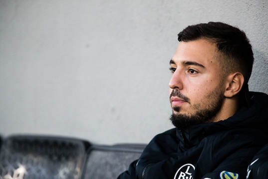 Landskronas målvakt Amr Kaddoura på bänken