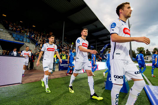 Axel Andresson of Viking enters the pitch