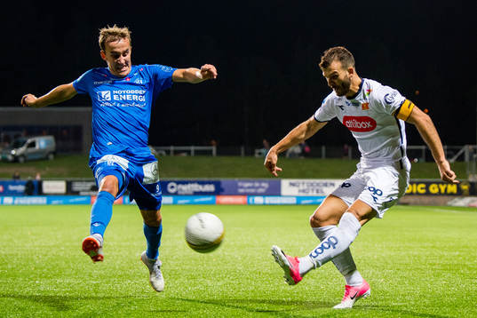 Martin Brekke of Notodden and Zlatko Tripic of Viking