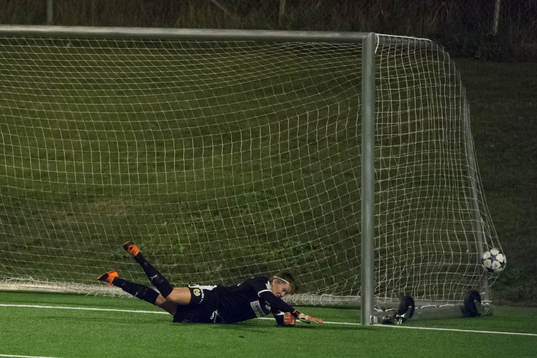 Bollstanäs Sabina Lundström gör 3-1 på straff på