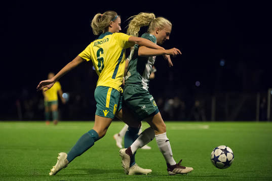 Bollstanäs Emma Lillbäck och Hammarbys Astrid Larsson