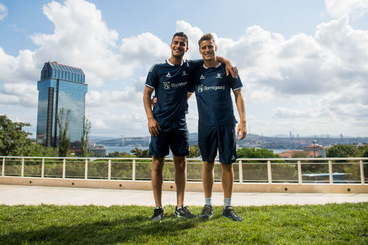 Harmet Singh and Kristoffer Zachariassen of Sarpsborg 08