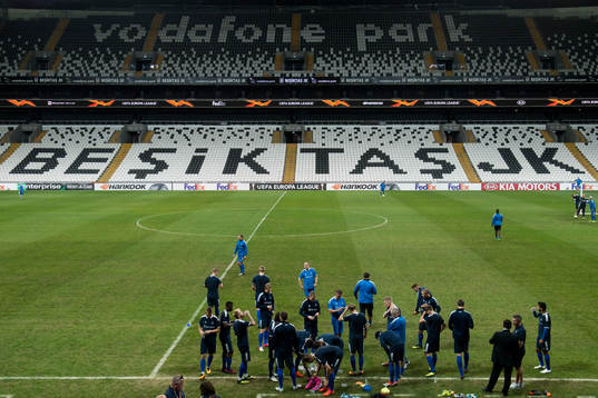 Geir Bakke, head coach of Sarpsborg 08, and the players of
