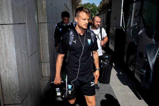 Eric Larsson arrives at the hotel