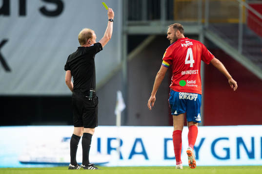 Helsingborgs Andreas Granqvist får gult kort