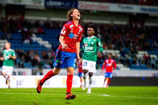 Helsingborgs Max Svensson reagerar