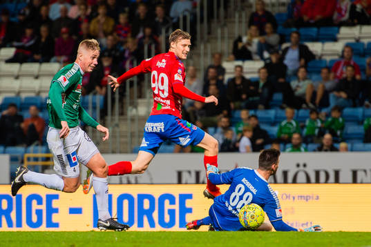 Helsingborgs Andri Runar  Bjarnason gör 4-1