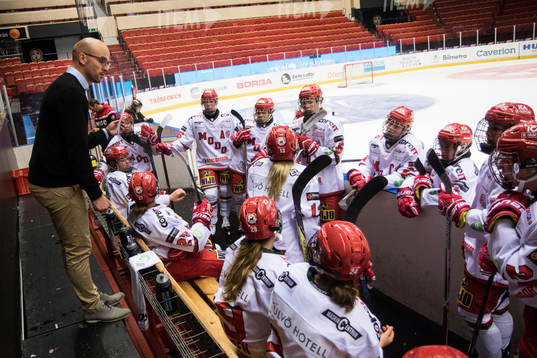 Modos tränare Björn Edlund