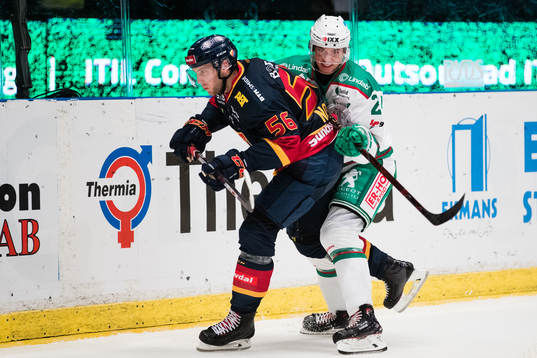 Djurgårdens Robin Norell och Rögles Balint Horvath