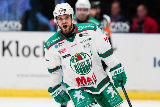 Rögles Craig Schira jublar