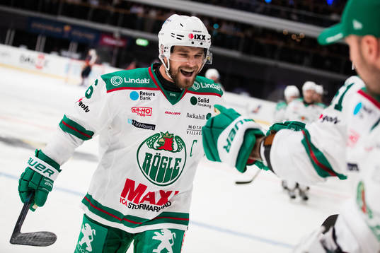 Rögles Craig Schira jublar