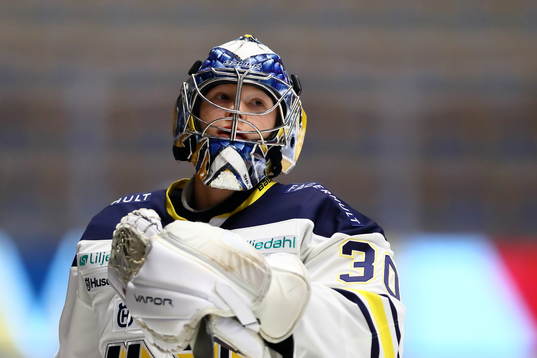 s målvakt Victor Östman